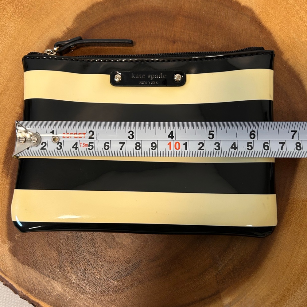Kate Spade Lolly Penn Valley Patent Striped Mini Pouch Wallet‎ & 3 New Socks - Picture 8 of 8